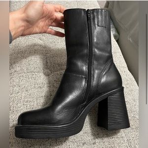 Chucky black Steve Madden high heeled boots